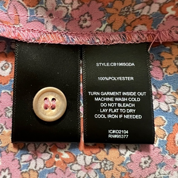 Sanctuary Feminine Floral Pink Puff Sleeve Button Down Blouse - Picture 5 of 5